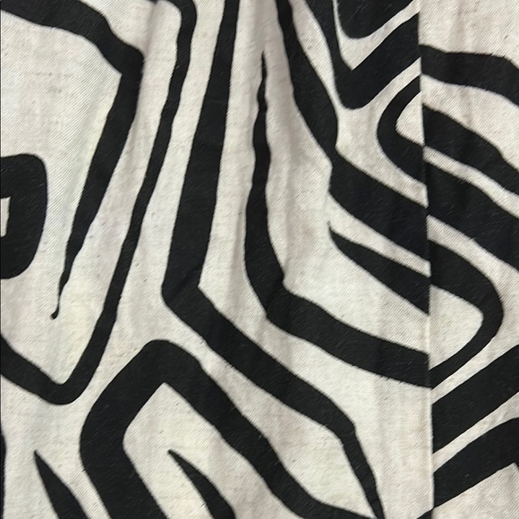 Sincerely Jules Monochrome Swirl Midi Dress - Picture 9 of 9